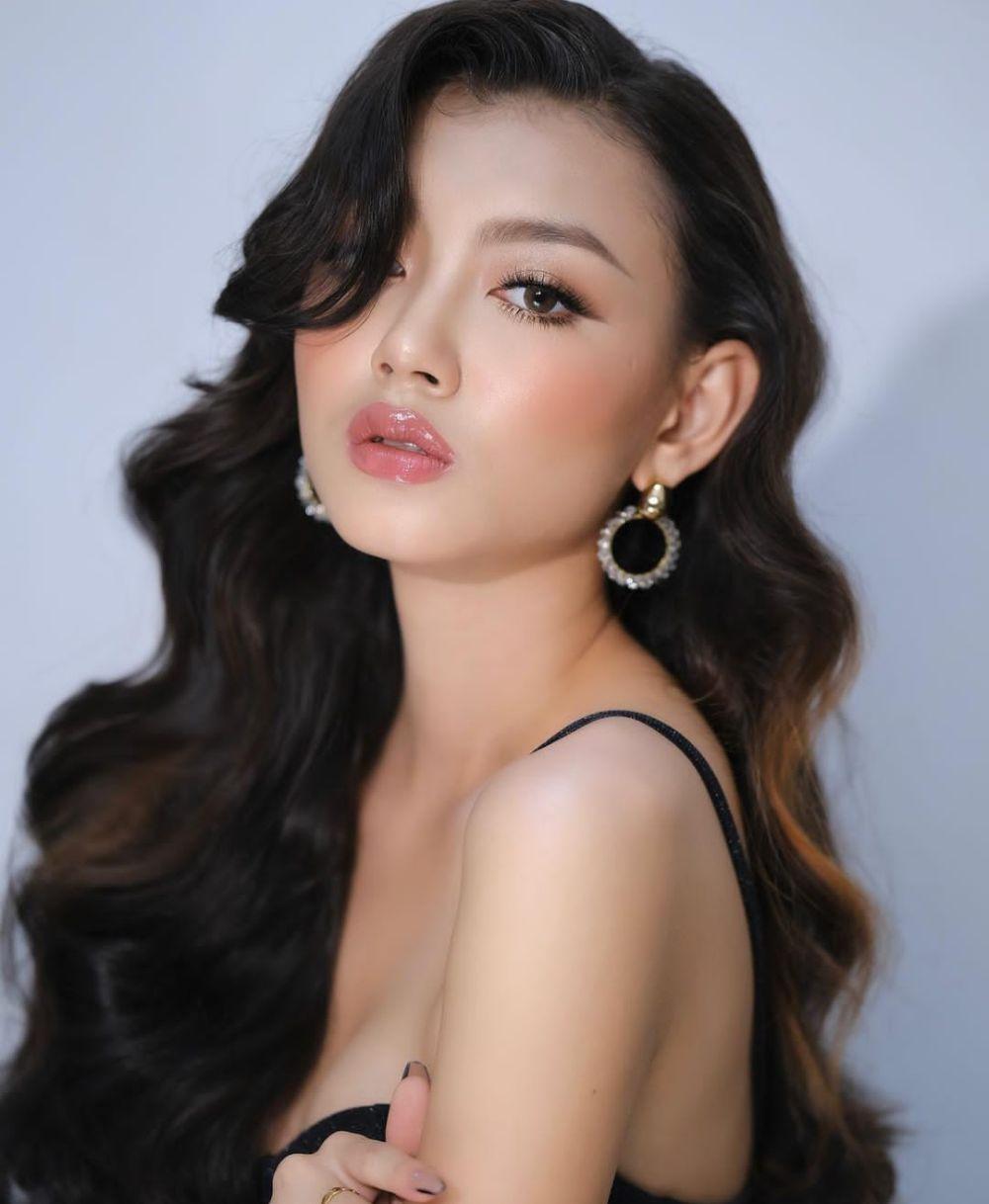 7 Potret Thae Su Nyein Miss Grand Myanmar 2024 Memesona