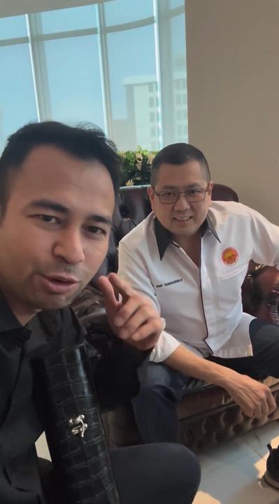 Potret Raffi Ahmad Diangkat Jadi Brand Ambassador Biliar