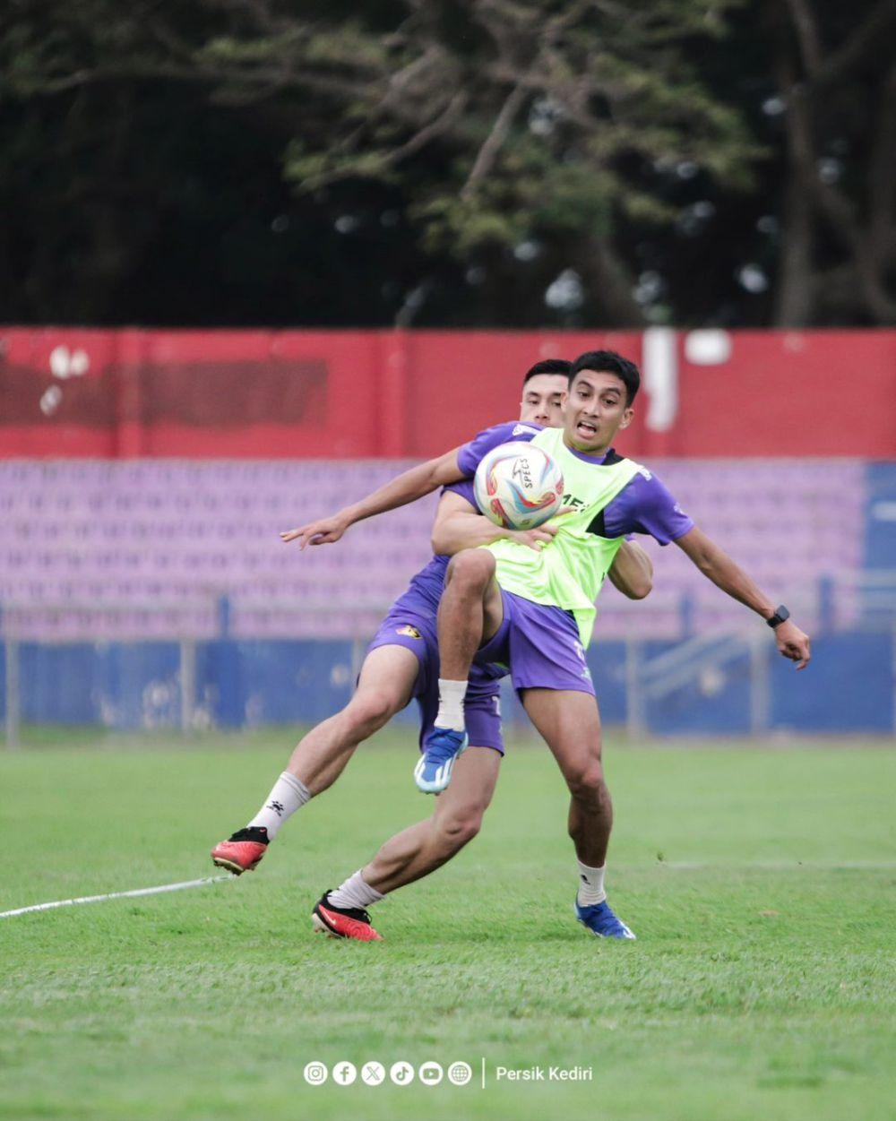 Duo Bek Andalan Persik Kediri Absen Saat Jamu Psm Makassar