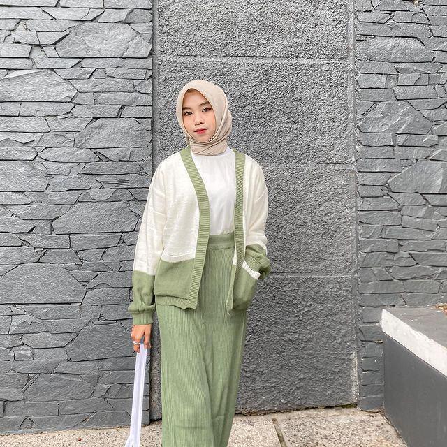 9 Ide Padu Padan Layering Outfit Ulya Salsabila Eye Catching