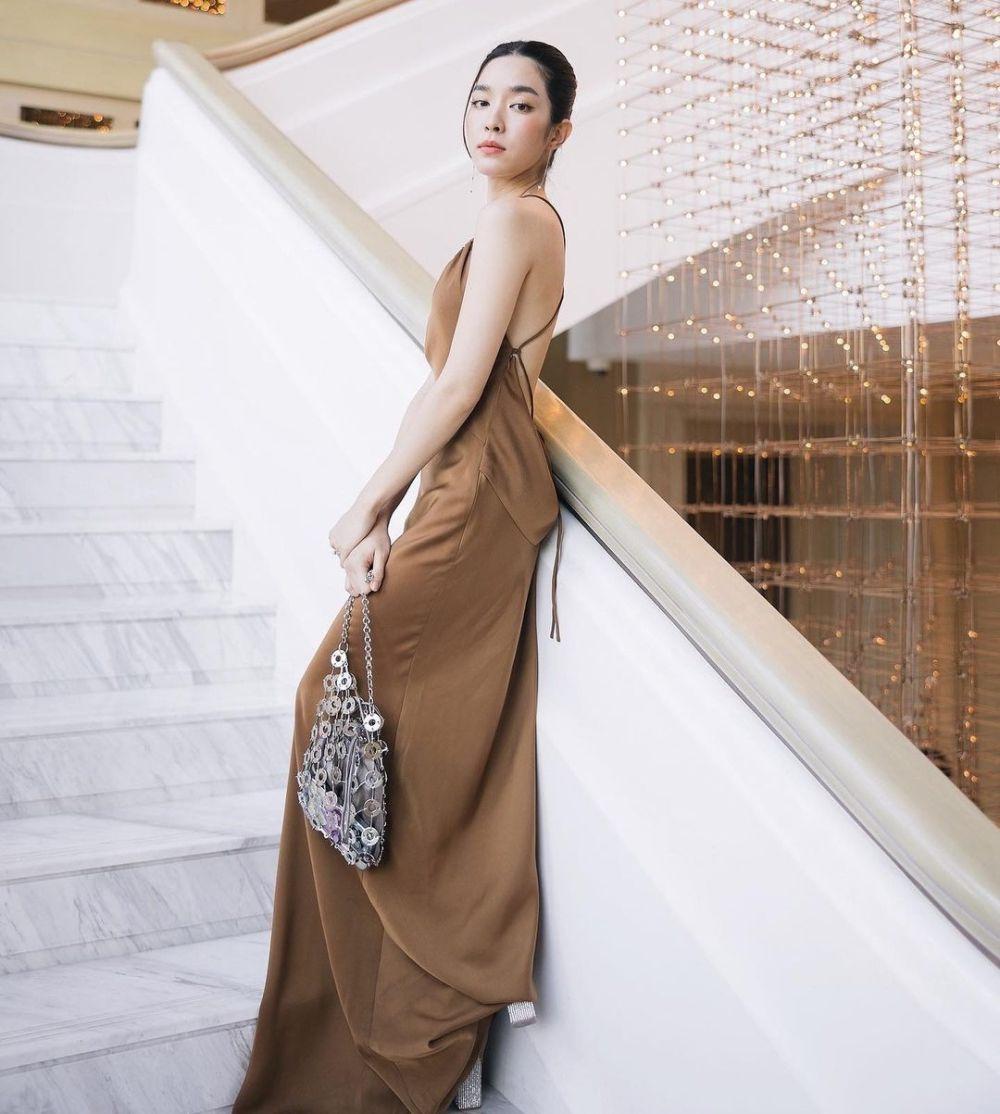 Pilihan Gaun Untuk Pesta Ala Mo Monchanok Backless Style