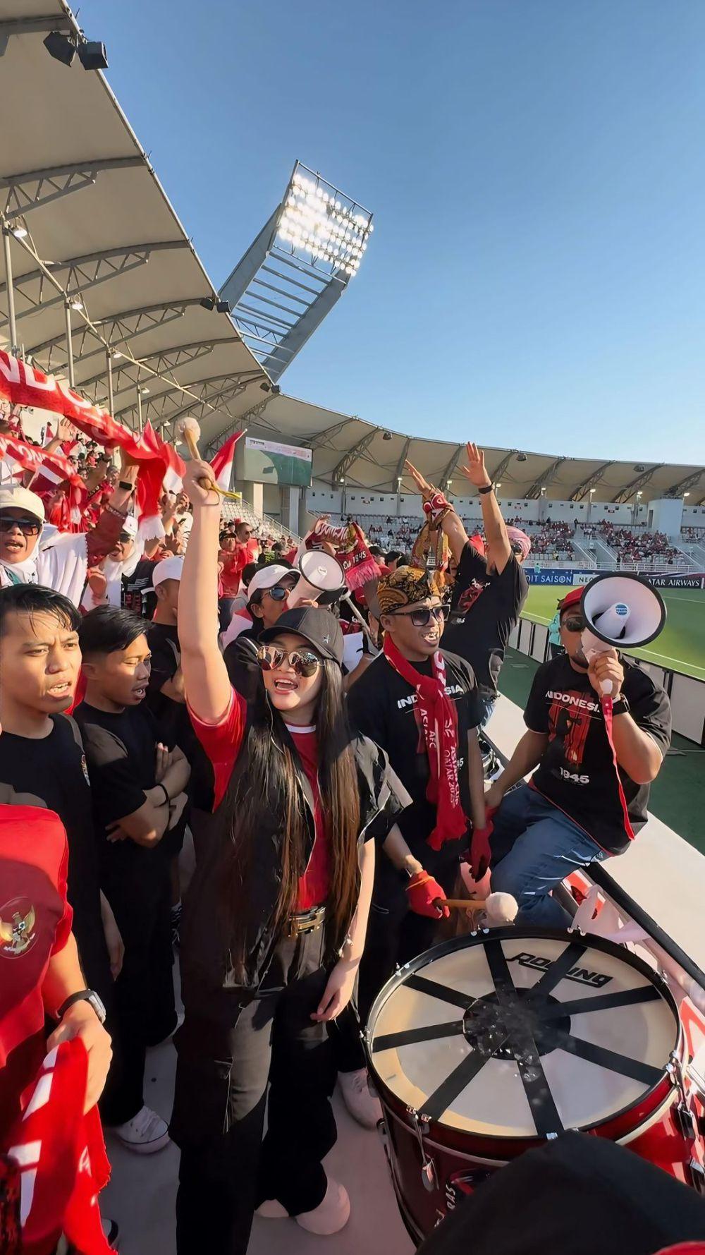 Momen Fitri Carlina Jadi Ultras Garuda Di Qatar