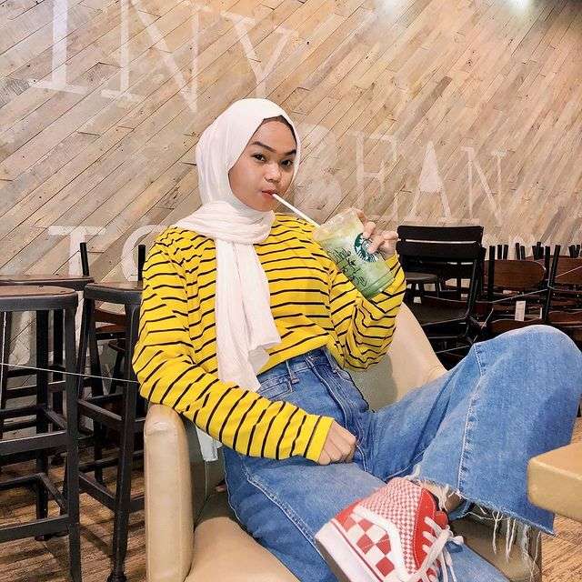 10 Ide Mix And Match Outfit Nuansa Kuning Yang Fresh