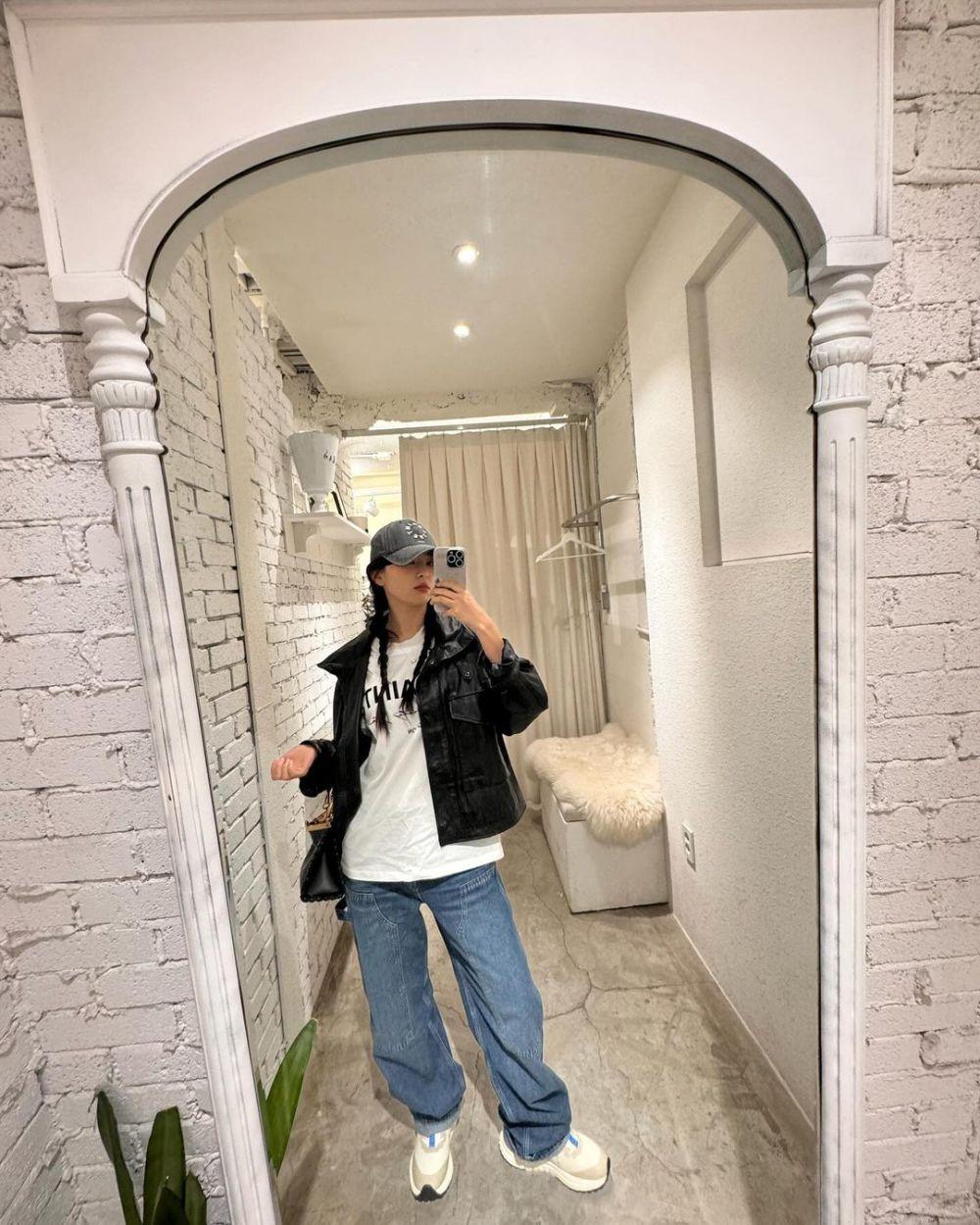 Ide Padu Padan Outfit Dengan Baggy Jeans Tampil Beda