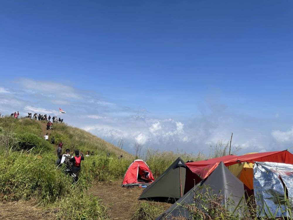 10 Potret Keindahan Puncak Sarah Klopo Via Kedungudi