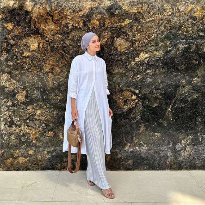 7 Ide OOTD Hijab Buat Liburan Ke Bali Ala Ayudia Bing Slamet