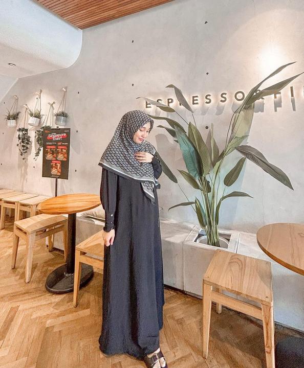 10 OOTD Hijab Syar I Ala Selebgram Cocok Untuk Pemula