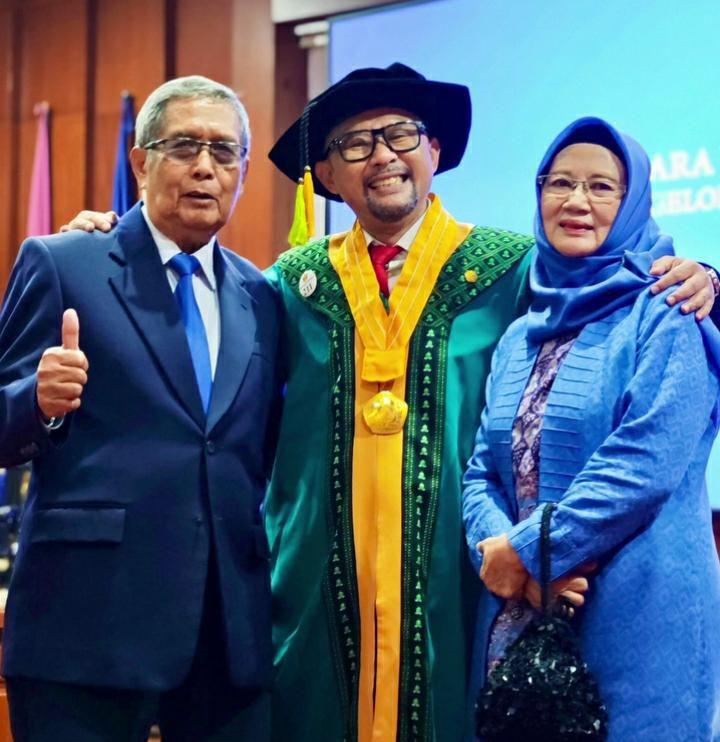 Ronal Surapradja Wisuda S