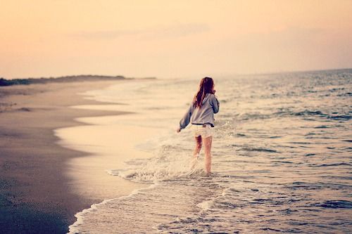 alone-beach-fashion-girl-favimcom-863353-2f19b03461b0e8a69910ee8946cbfd89.jpg