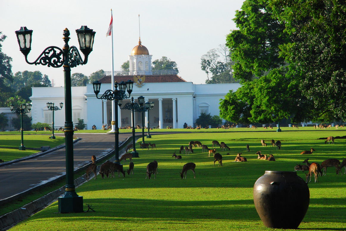 istana-bogor-tourism-bogor-beautiful-28b630398a2a8f7b22a4f328dcd31fc8.jpg
