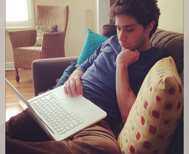 guy-on-laptop-640x523-46b4782db6f281ffa1242a6718ff8b56.jpg