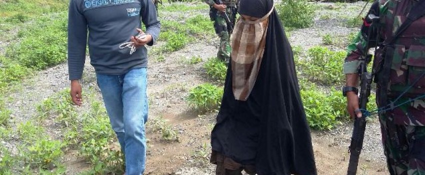 Ini Dia Sosok Delima, Istri Teroris Santoso yang Baru Saja Ditangkap!
