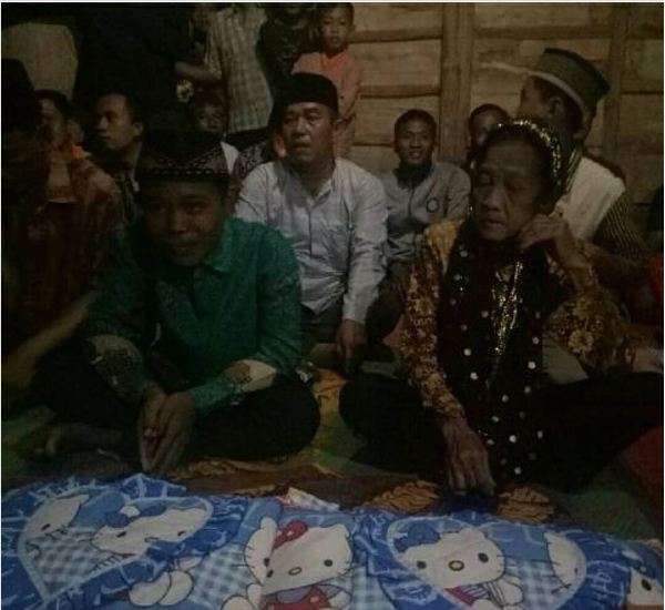 Remaja 16 Tahun Ini Nikahi Nenek 71 Tahun Kisahnya Langsung Viral