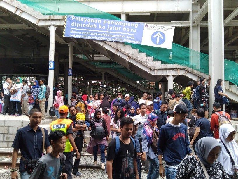 KRL Beroperasi Sampai Jam Tiga Pagi Di Malam Tahun Baru Cek Jadwalnya