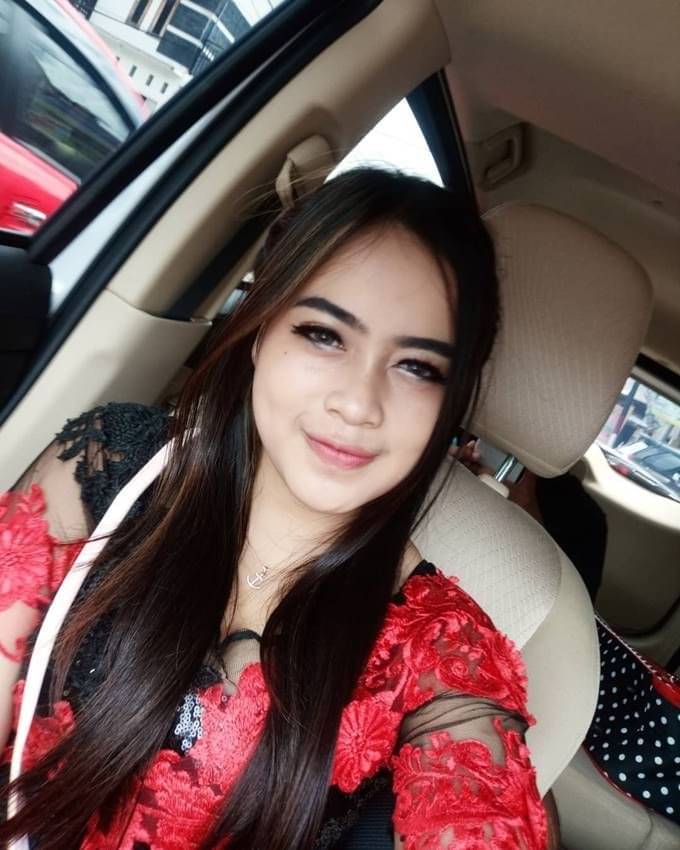 Potret Terbaru Pedangdut Xena Xenita Yang Cetar Abis