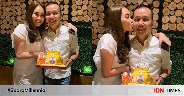 Potret Keseruan Kehangatan Kejutan Ultah Ayah Ayu Ting Ting