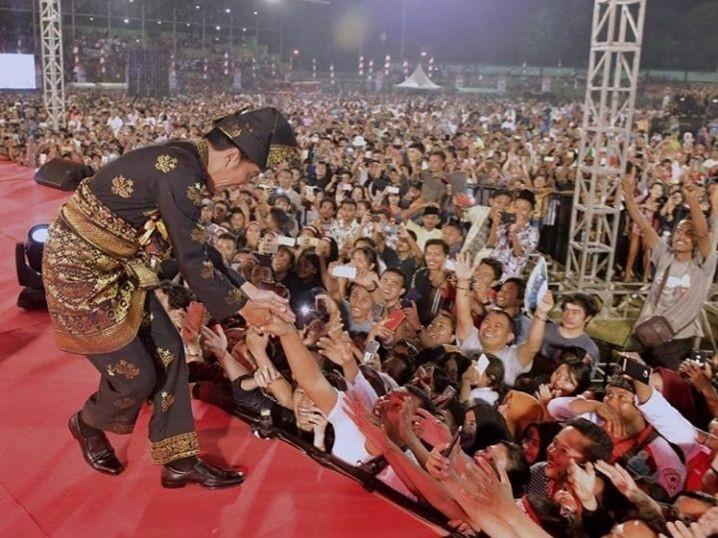 FOTO Intip Gaya Presiden Jokowi Dengan Pakaian Adat Di Setiap Momen