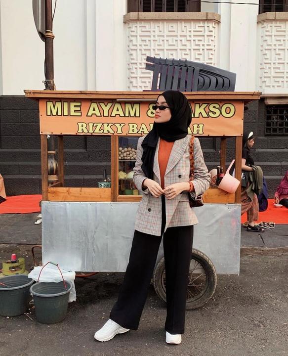 Kece Nan Trendi Ootd Hijab Berbagai Gaya Ala Selebgram Fira Assagaf