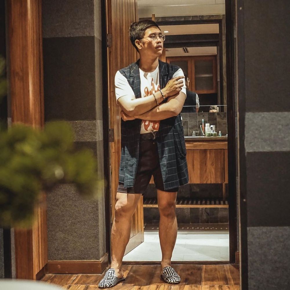 Potret Ootd Kece Ala Artis Ricky Cuaca Bisa Jadi Inspirasimu Lho