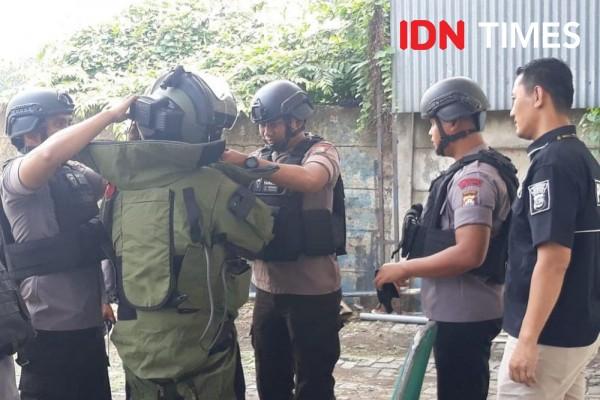 Warga Tangerang Geger Temukan Benda Diduga Bom