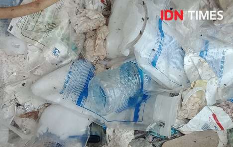 Duh Limbah Medis Ditemukan Di Tpa Sumur Batu Bekasi