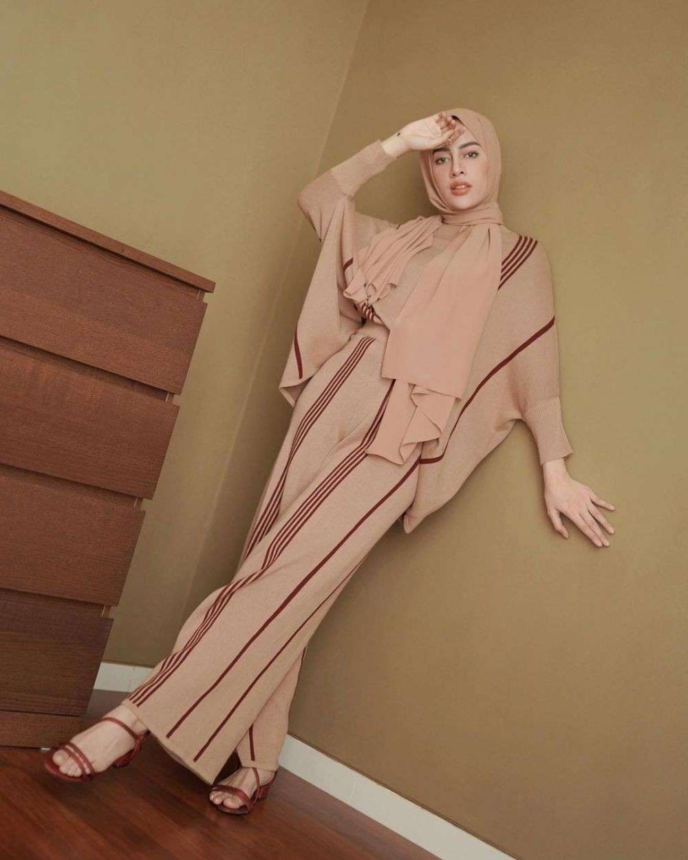 12 Ide Outfit Hijab Dengan Pasmina Ala Aghnia Punjabi Super Stylish