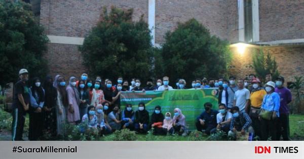 Jemaat Katolik Bersihkan Masjid Mubarak Di Medan