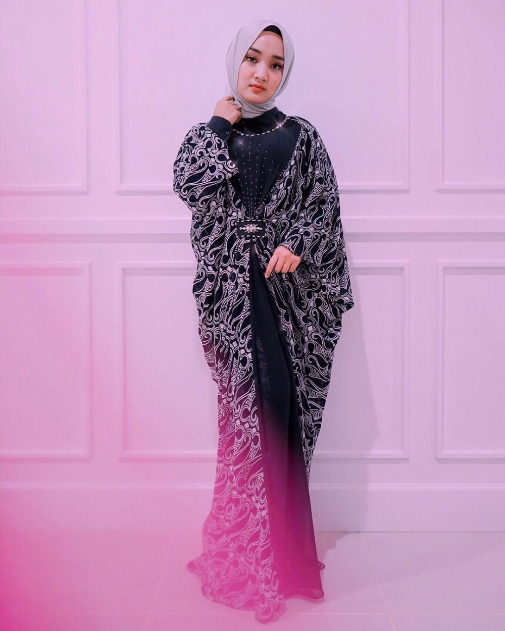 Style Kondangan Hijab Untuk Cewek Bertubuh Mungil