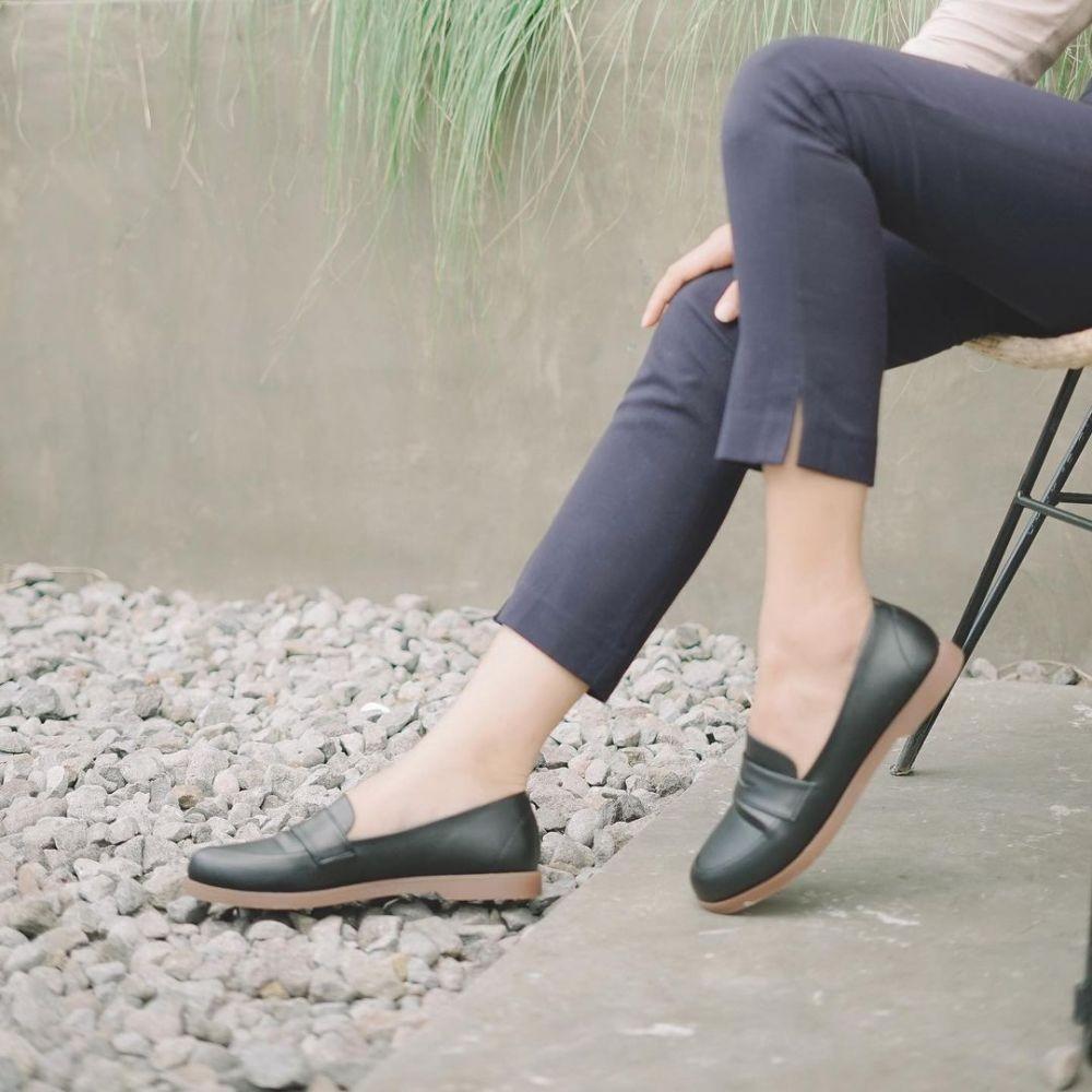 5 Rekomendasi Flat Shoes Dari Merek Lokal