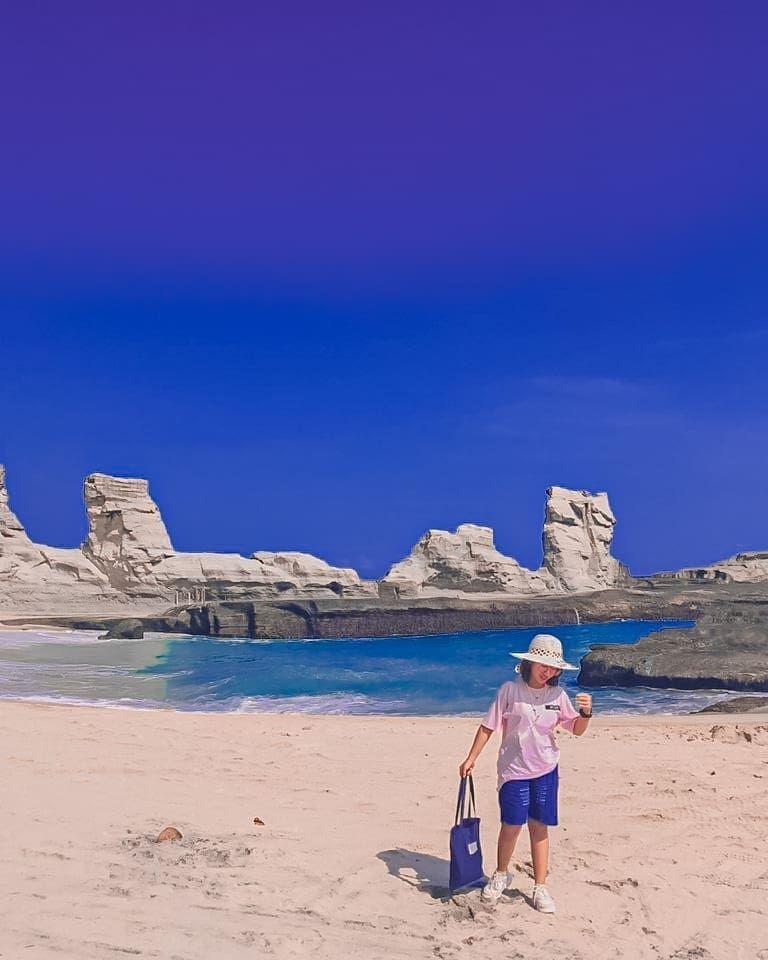 Wisata Pantai Klayar Pacitan Lokasi Rute Harga Dan Tips