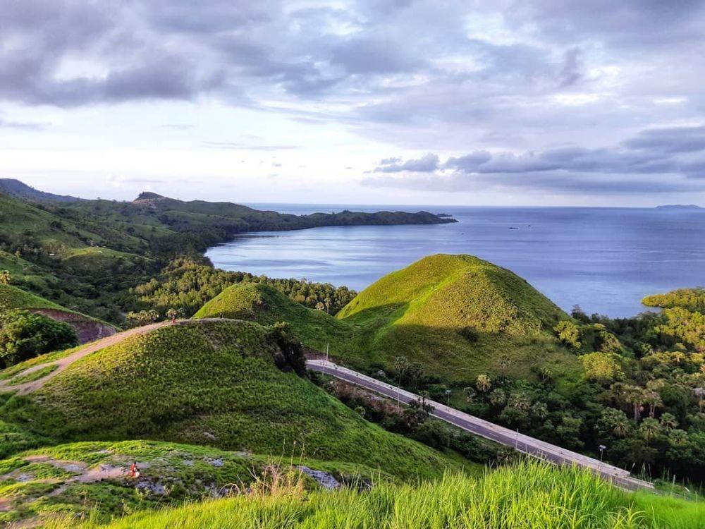 11 Bukit Tercantik Di Indonesia Keindahannya Bikin Melongo