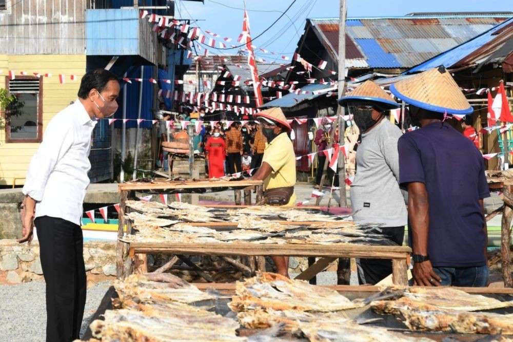 Jokowi Resmikan Bendungan Karalloe Dan Tanam Jagung