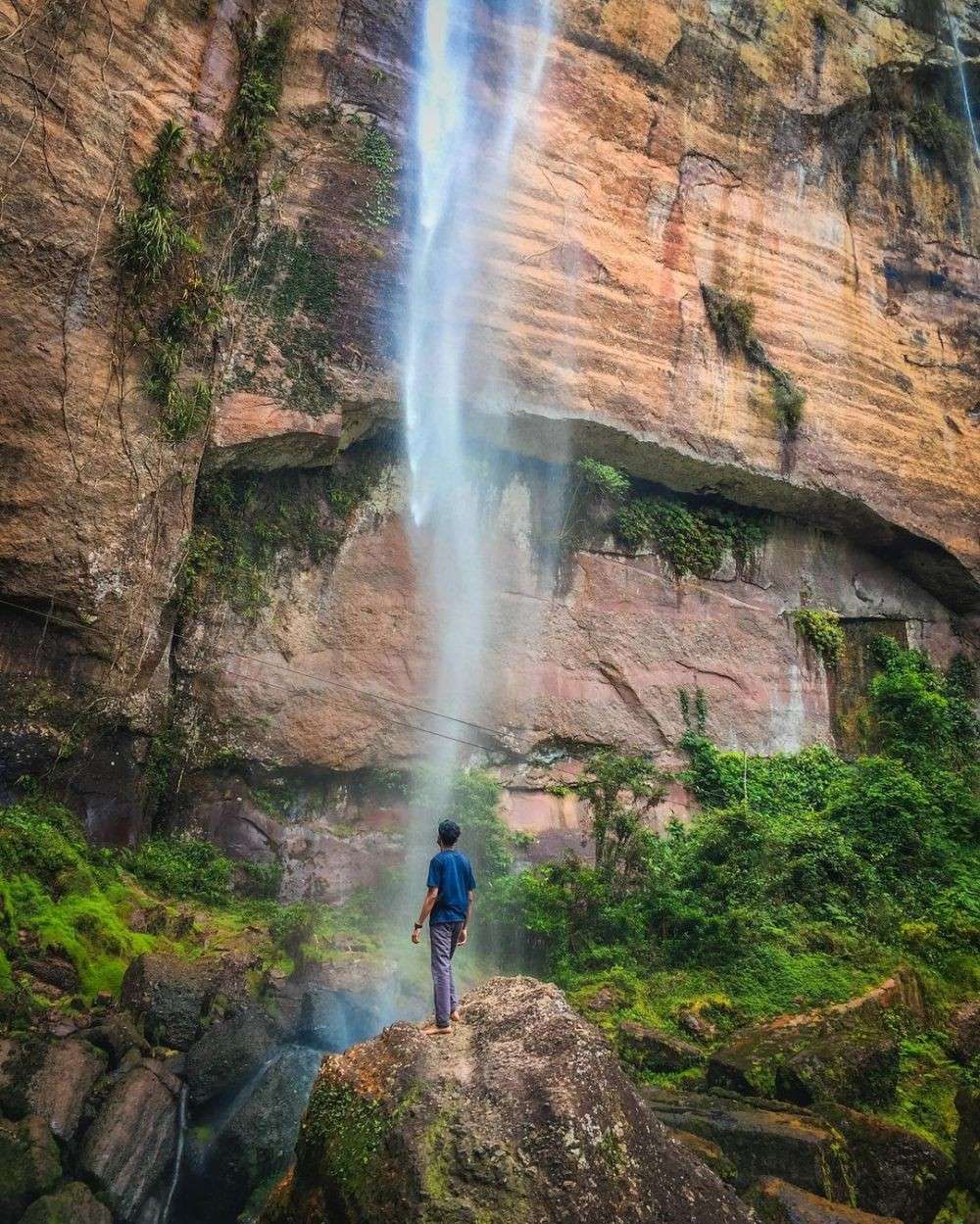 10 Air Terjun Tertinggi Di Indonesia Pemandangannya Cantik