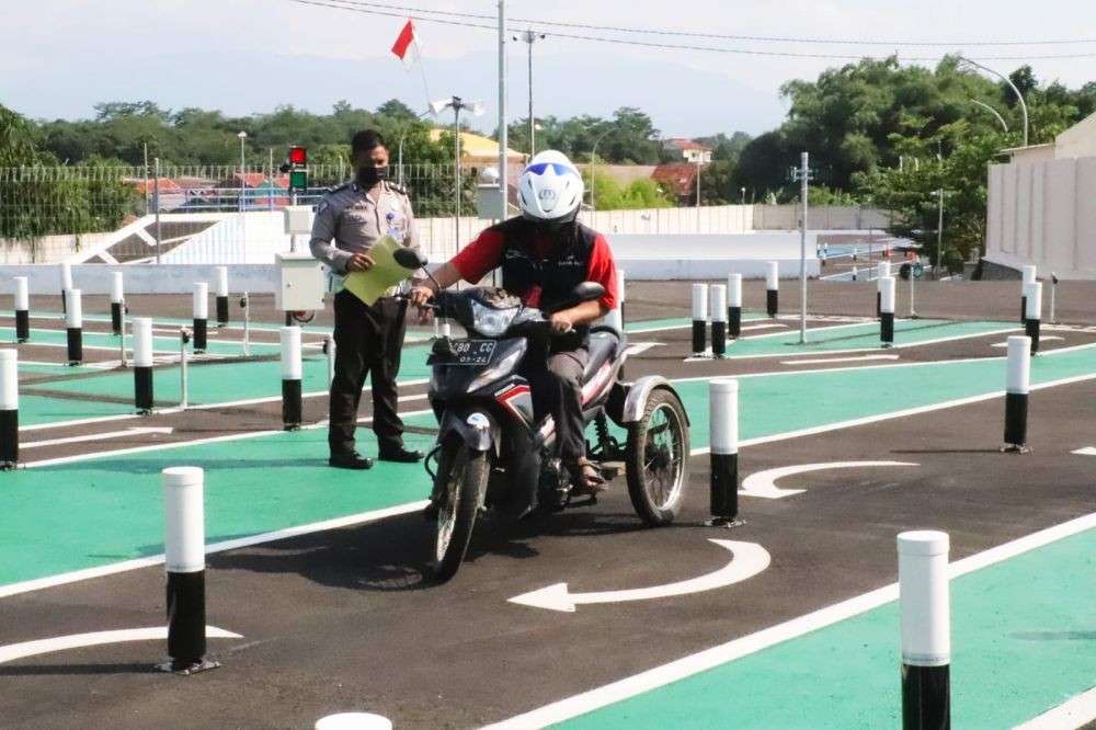 Cara Mengendarai Motor Di Ujian Praktik Sim C Agar Lulus