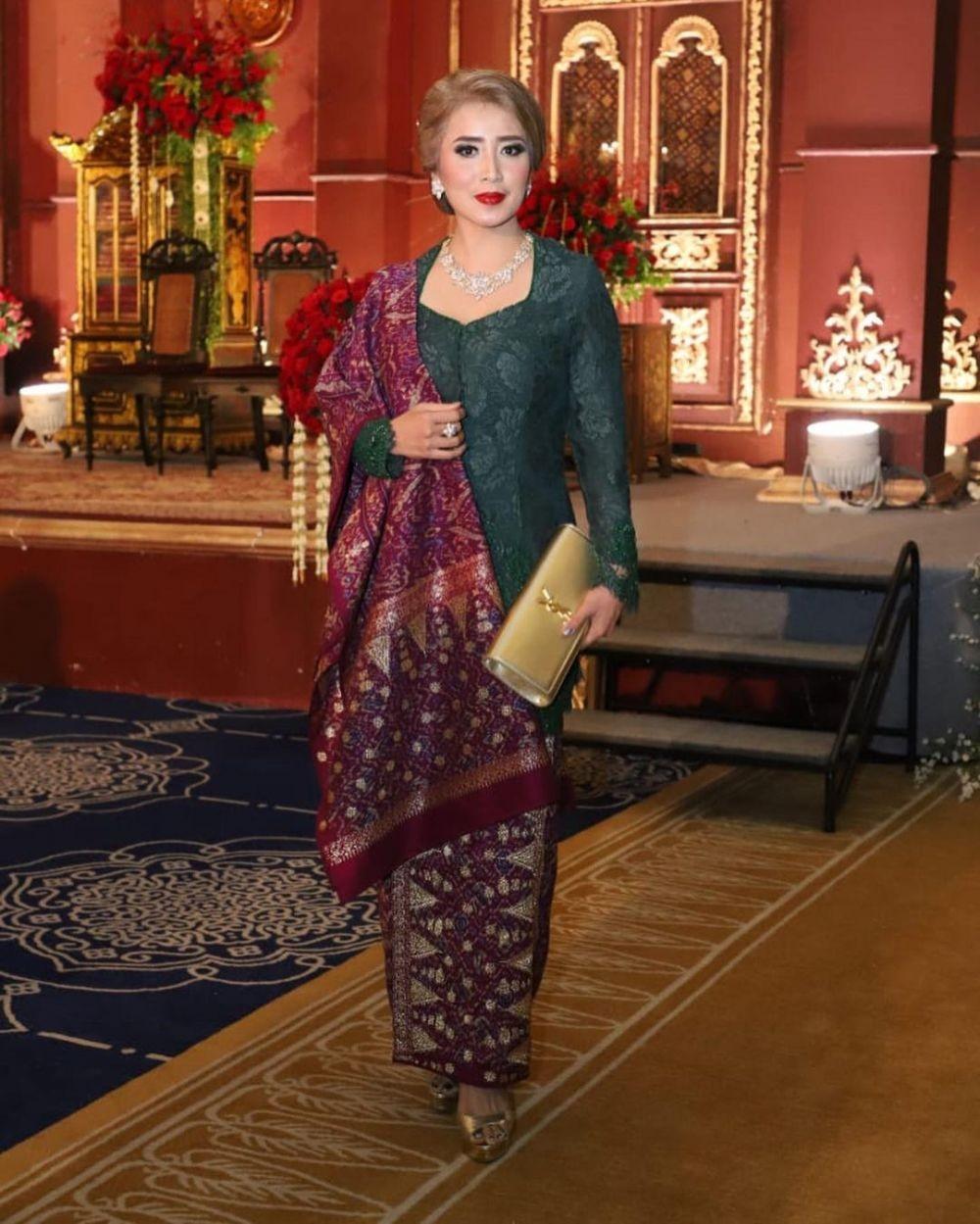 9 Inspirasi Kebaya Dan Songket Ala Istri Pejabat Ciamik