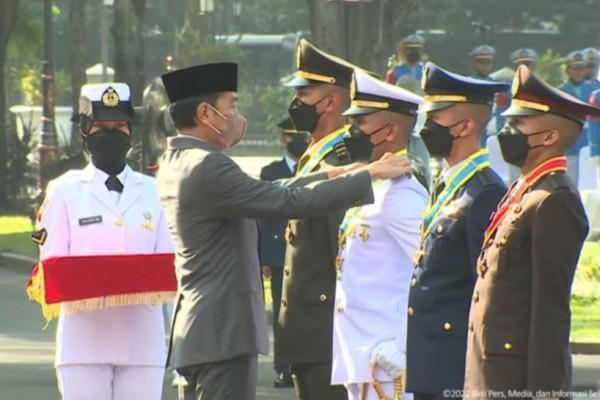 7 Potret Jokowi Lantik 754 Perwira Tinggi TNI Polri