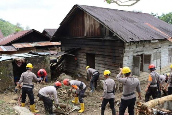 Banjir Bandang Dan Longsor Toba Sejumlah Rumah Rusak