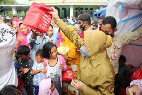 Banjir Sigi Buat Warga Mengungsi Kemensos Beri Bantuan