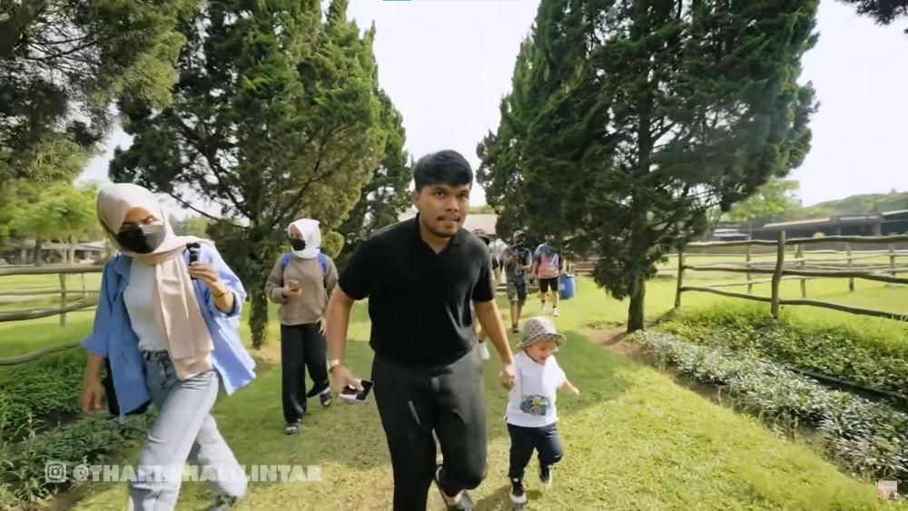 10 Potret Thariq Halilintar Ajak Gala Dan Fuji Ke De Ranch