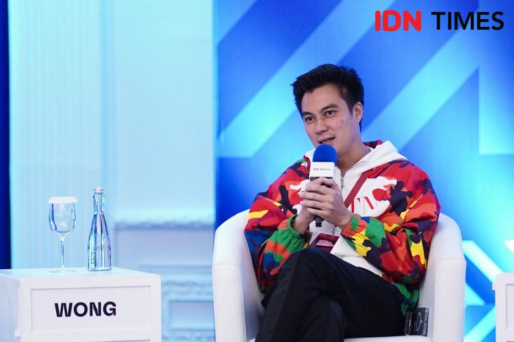 Penampakan Baim Wong Saat Penuhi Panggilan Polisi Tersenyum