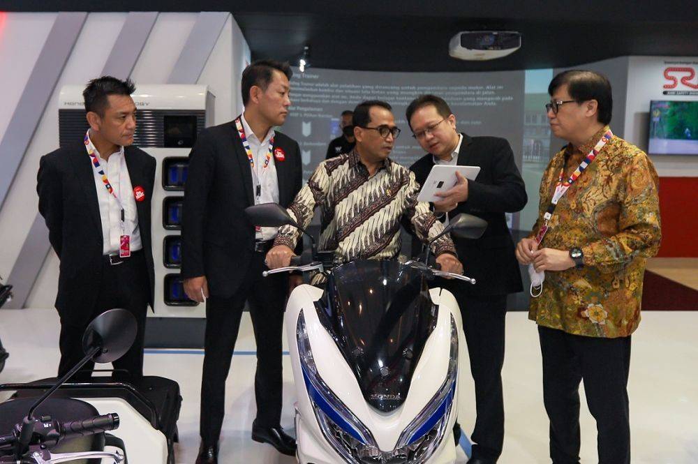 Honda Umumkan Strategi Roadmap Sepeda Motor Listrik Honda