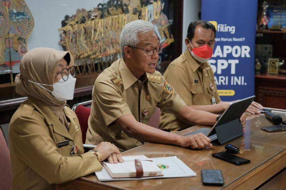 Ganjar Tetapkan UMP Jateng Naik 8 01 Persen Banjarnegara