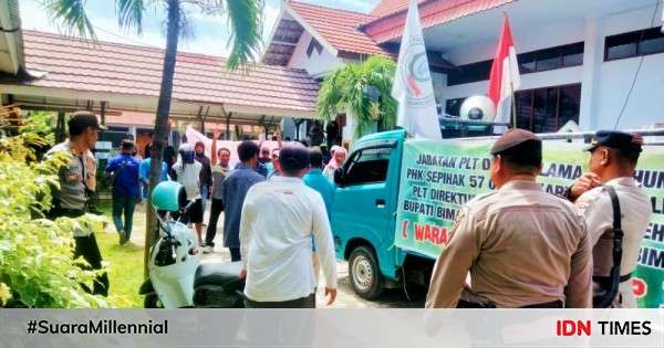 Merasa Tak Dibantu Eks Karyawan Pdam Segel Kantor Dprd Bima