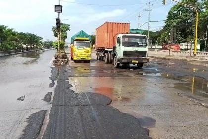 Warga Jadi Korban Banjir Bandang Dinar Indah Semarang