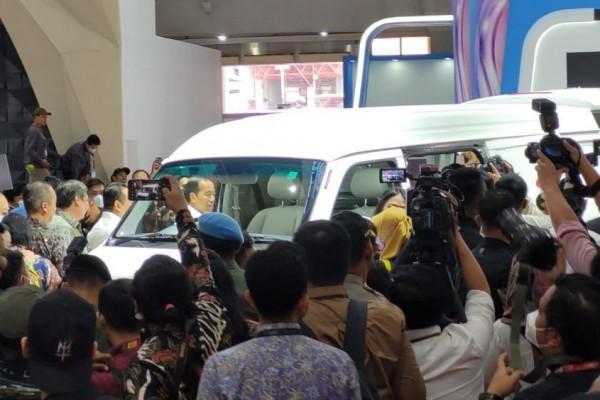 Jokowi Kunjungi Esemka Di Iims