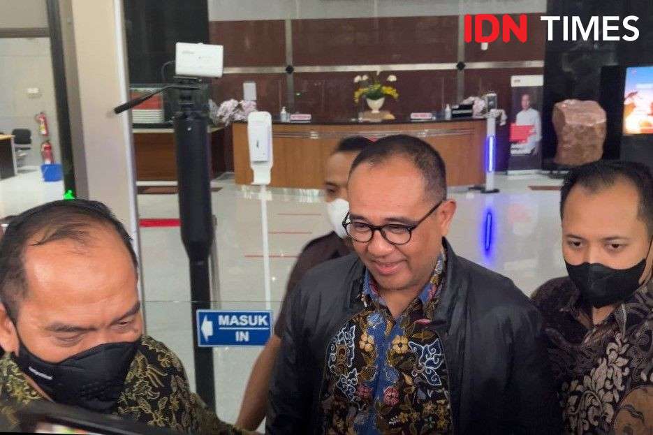 KPK Buka Peluang Panggil Istri Rafael Alun Erni Torondek