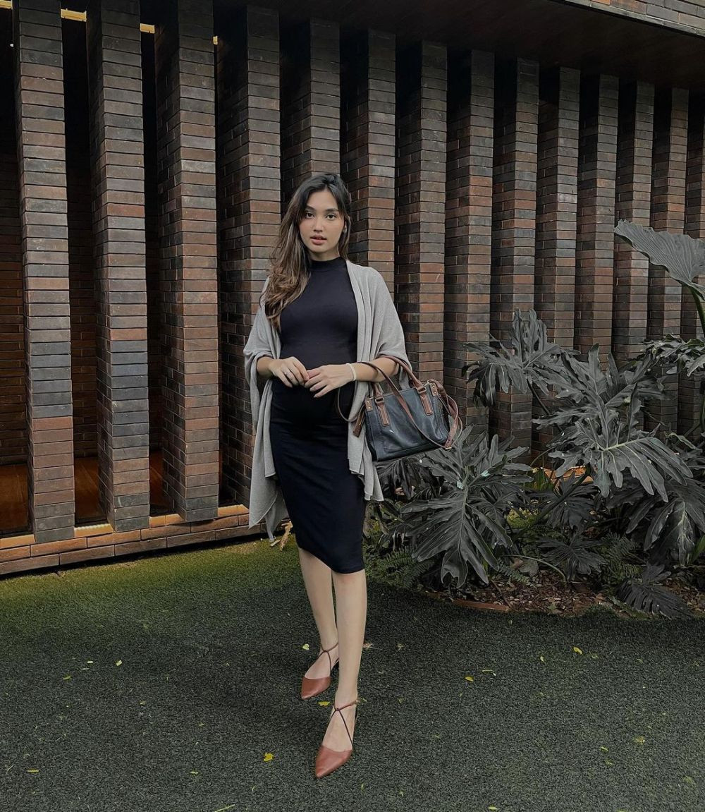 Casual Hingga Baju Lebaran Ini OOTD Ala Syafira Haddad