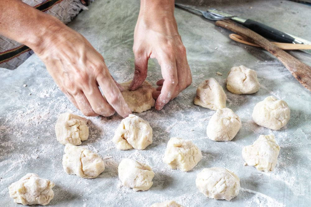 Resep Kue Bawang Gunting Renyah Camilan Saat Kumpul Lebaran