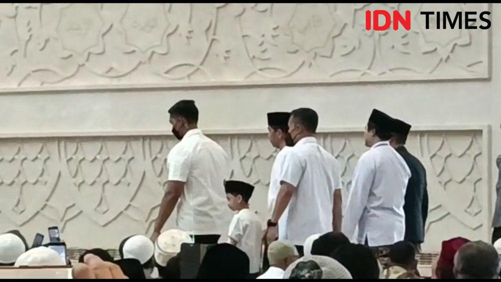 Jokowi Salat Jumat Di Masjid Sheikh Zayed Solo Ganjar Telat