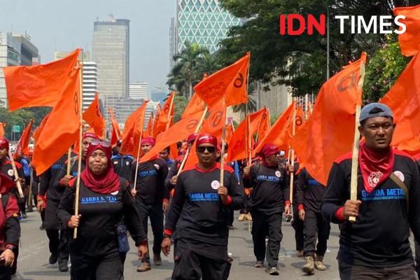 Ratusan Buruh Demo Kawal Sidang Judicial Review UU Ciptaker